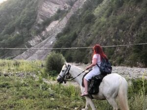 Прогулки на лошадях в горах Прогулки на лошадях в горах