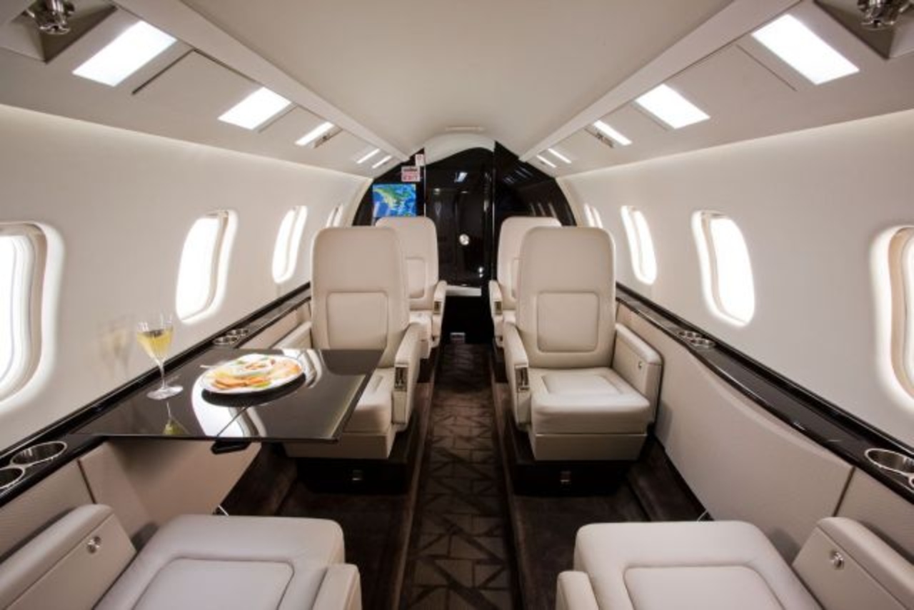 BOMBARDIER LEARJET 60 / 60XP BOMBARDIER LEARJET 60 / 60XP