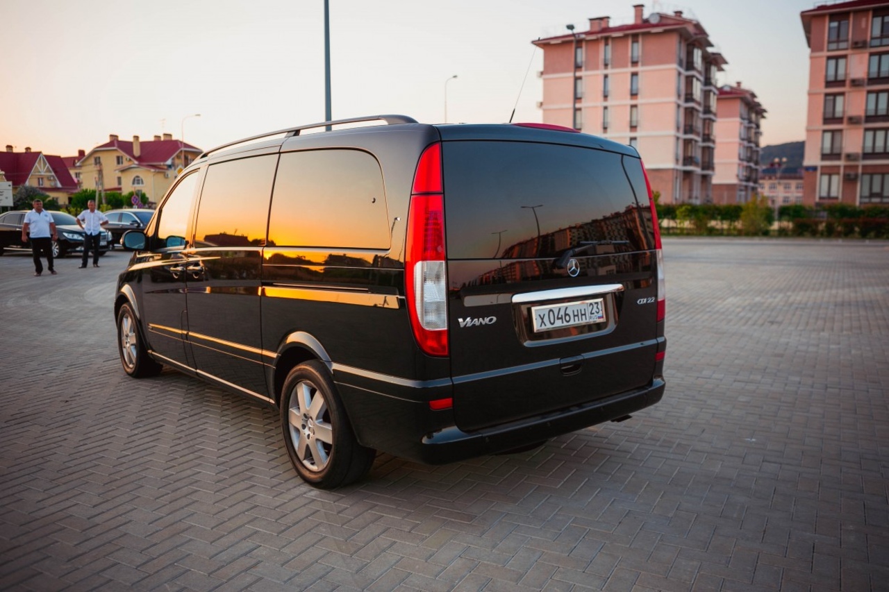 Mercedes Viano (Lux) Mercedes Viano (Lux)