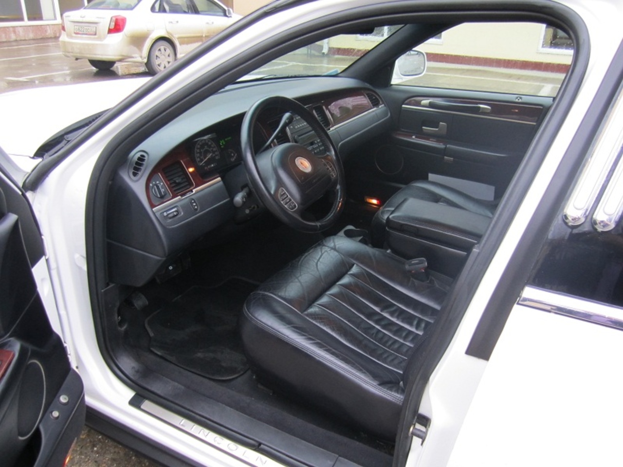 Mercedes Benz E 213