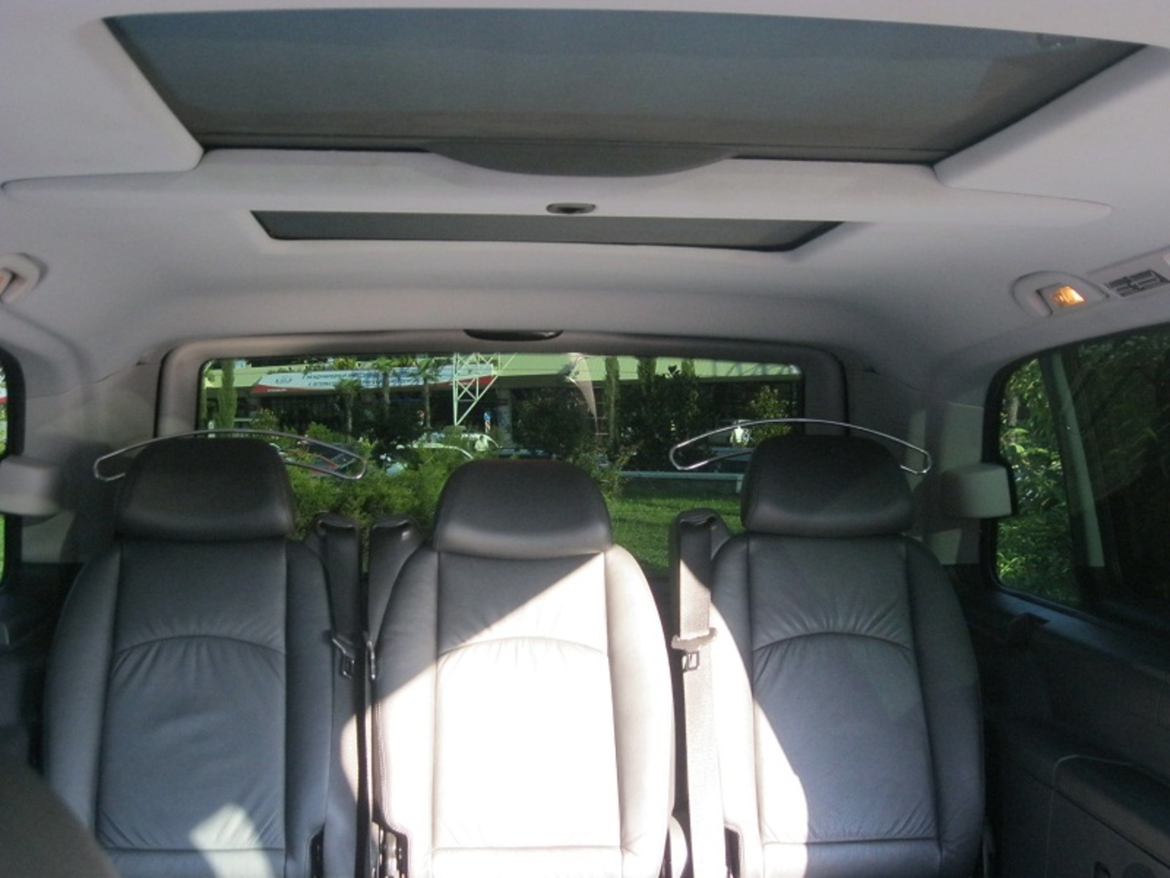 Mercedes Viano (Lux) Mercedes Viano (Lux)