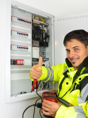 Срочный вызов электрика на дом Срочный вызов электрика на дом