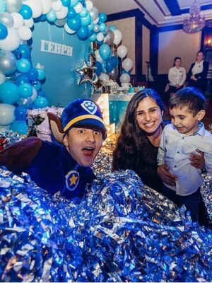 Вечернее шоу с серебряным перфомансом