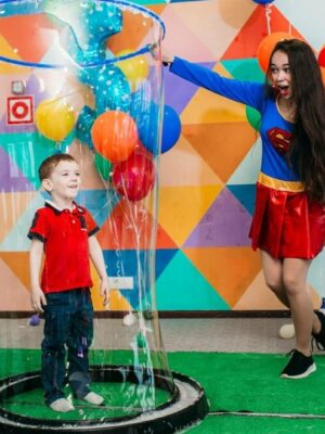 Заказное шоу гигантских мыльных пузырей